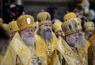11-В шестую годовщину интронизации Святейшего Патриарха Кирилла епископ Амфилохий принял участие в Божественной литургии в Храме Христа Спасителя в Москве