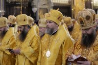 19-В шестую годовщину интронизации Святейшего Патриарха Кирилла епископ Амфилохий принял участие в Божественной литургии в Храме Христа Спасителя в Москве