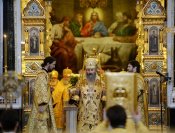 27-В шестую годовщину интронизации Святейшего Патриарха Кирилла епископ Амфилохий принял участие в Божественной литургии в Храме Христа Спасителя в Москве