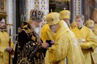 42-В шестую годовщину интронизации Святейшего Патриарха Кирилла епископ Амфилохий принял участие в Божественной литургии в Храме Христа Спасителя в Москве