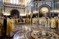 53-В шестую годовщину интронизации Святейшего Патриарха Кирилла епископ Амфилохий принял участие в Божественной литургии в Храме Христа Спасителя в Москве