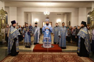 В канун праздника Введения во храм Пресвятой Богородицы Епископ Амфилохий совершил всенощное бдение в кафедральном соборном храме Андрея Первозванного