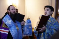 9-В канун праздника Введения во храм Пресвятой Богородицы Епископ Амфилохий совершил всенощное бдение в кафедральном соборном храме Андрея Первозванного