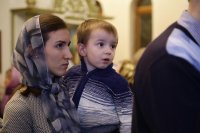 18-В канун праздника Введения во храм Пресвятой Богородицы Епископ Амфилохий совершил всенощное бдение в кафедральном соборном храме Андрея Первозванного