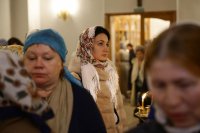 20-В канун праздника Введения во храм Пресвятой Богородицы Епископ Амфилохий совершил всенощное бдение в кафедральном соборном храме Андрея Первозванного