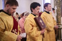 4-В Неделю святых отец и день памяти великомученицы Анастасии Узорешительницы Преосвященный епископ Амфилохий совершил Божественную литургию в Андреевском соборе Усть-Каменогорска