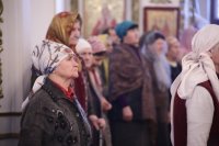 5-В Неделю святых отец и день памяти великомученицы Анастасии Узорешительницы Преосвященный епископ Амфилохий совершил Божественную литургию в Андреевском соборе Усть-Каменогорска