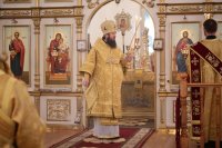 6-В Неделю святых отец и день памяти великомученицы Анастасии Узорешительницы Преосвященный епископ Амфилохий совершил Божественную литургию в Андреевском соборе Усть-Каменогорска