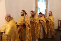 11-В Неделю святых отец и день памяти великомученицы Анастасии Узорешительницы Преосвященный епископ Амфилохий совершил Божественную литургию в Андреевском соборе Усть-Каменогорска