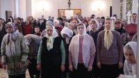 16-В Неделю святых отец и день памяти великомученицы Анастасии Узорешительницы Преосвященный епископ Амфилохий совершил Божественную литургию в Андреевском соборе Усть-Каменогорска
