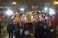17-Епископ Амфилохий принял участие во встрече всероссийской православной святыни – чудотворной Феодоровской иконы Божией Матери в Алма-Ате