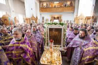 8-Управляющий Усть-Каменогорской епархией сослужил Предстоятелям  Казахстанского и Среднеазиатского Митрополичьих округов за праздничной Литургией по случаю принесения чудотворной Феодоровской иконы Пресвятой Богородицы