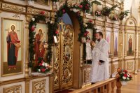 4-Накануне празднования Рождества Христова епископ Амфилохий совершил Всенощное бдение в Андреевском соборе города Усть-Каменогорска