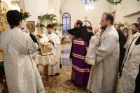 7-Накануне празднования Рождества Христова епископ Амфилохий совершил Всенощное бдение в Андреевском соборе города Усть-Каменогорска