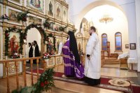8-Накануне празднования Рождества Христова епископ Амфилохий совершил Всенощное бдение в Андреевском соборе города Усть-Каменогорска