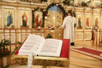 9-Накануне празднования Рождества Христова епископ Амфилохий совершил Всенощное бдение в Андреевском соборе города Усть-Каменогорска