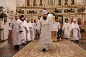В Рождественский сочельник епископ Усть-Каменогорский и Семипалатинский Амфилохий совершил Литургию святителя Василия Великого в главном храме столицы Рудного Алтая