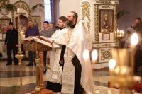 3-В Рождественский сочельник епископ Усть-Каменогорский и Семипалатинский Амфилохий совершил Литургию святителя Василия Великого в главном храме столицы Рудного Алтая