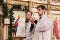 13-В Рождественский сочельник епископ Усть-Каменогорский и Семипалатинский Амфилохий совершил Литургию святителя Василия Великого в главном храме столицы Рудного Алтая