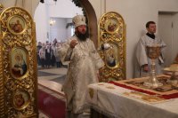 16-В Рождественский сочельник епископ Усть-Каменогорский и Семипалатинский Амфилохий совершил Литургию святителя Василия Великого в главном храме столицы Рудного Алтая