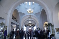 22-В Рождественский сочельник епископ Усть-Каменогорский и Семипалатинский Амфилохий совершил Литургию святителя Василия Великого в главном храме столицы Рудного Алтая
