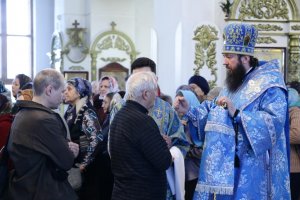 В канун праздника Благовещения Управляющий Усть-Каменогорской епархией возглавил всенощное бдение в главном храме Восточно-Казахстанской области – Андреевском соборе