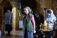 3-В Великий понедельник епископ Амфилохий совершил в Покровском храме Усть-Каменогорска Литургию Преждеосвященных Даров