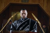 10-В Великий понедельник епископ Амфилохий совершил в Покровском храме Усть-Каменогорска Литургию Преждеосвященных Даров