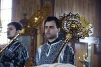 11-В Великий понедельник епископ Амфилохий совершил в Покровском храме Усть-Каменогорска Литургию Преждеосвященных Даров