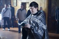 18-В Великий понедельник епископ Амфилохий совершил в Покровском храме Усть-Каменогорска Литургию Преждеосвященных Даров