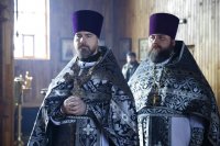 21-В Великий понедельник епископ Амфилохий совершил в Покровском храме Усть-Каменогорска Литургию Преждеосвященных Даров