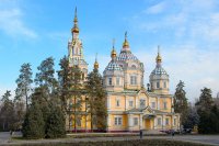 1-День памяти святителя Амфилохия Иконийского в Алма-Ате. Верующие Южной столицы Казахстана поклонились части Ризы Господней и мощам святого князя Александра Невского