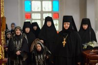 5-День памяти святителя Амфилохия Иконийского в Алма-Ате. Верующие Южной столицы Казахстана поклонились части Ризы Господней и мощам святого князя Александра Невского