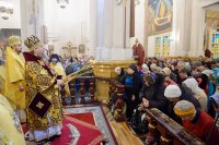 7-День памяти святителя Амфилохия Иконийского в Алма-Ате. Верующие Южной столицы Казахстана поклонились части Ризы Господней и мощам святого князя Александра Невского