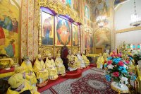 12-День памяти святителя Амфилохия Иконийского в Алма-Ате. Верующие Южной столицы Казахстана поклонились части Ризы Господней и мощам святого князя Александра Невского