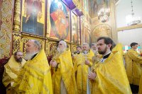 14-День памяти святителя Амфилохия Иконийского в Алма-Ате. Верующие Южной столицы Казахстана поклонились части Ризы Господней и мощам святого князя Александра Невского