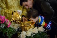 20-День памяти святителя Амфилохия Иконийского в Алма-Ате. Верующие Южной столицы Казахстана поклонились части Ризы Господней и мощам святого князя Александра Невского