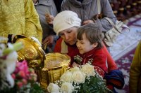 21-День памяти святителя Амфилохия Иконийского в Алма-Ате. Верующие Южной столицы Казахстана поклонились части Ризы Господней и мощам святого князя Александра Невского