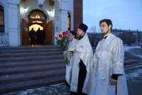 1-В праздник Рождества Христова епископ Амфилохий совершил великую вечерню в Андреевском соборе столицы Рудного Алтая