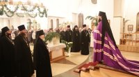 11-В праздник Рождества Христова епископ Амфилохий совершил великую вечерню в Андреевском соборе столицы Рудного Алтая