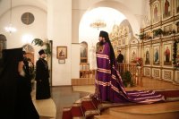12-В праздник Рождества Христова епископ Амфилохий совершил великую вечерню в Андреевском соборе столицы Рудного Алтая