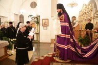 13-В праздник Рождества Христова епископ Амфилохий совершил великую вечерню в Андреевском соборе столицы Рудного Алтая
