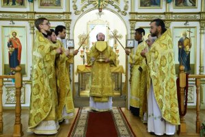 В день Всех святых Епископ Амфилохий совершил в Андреевском кафедральном соборе Божественную литургию