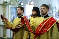 9-В день Всех святых Епископ Амфилохий совершил в Андреевском кафедральном соборе Божественную литургию