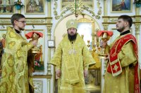 28-В день Всех святых Епископ Амфилохий совершил в Андреевском кафедральном соборе Божественную литургию