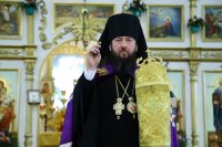 33-В день Всех святых Епископ Амфилохий совершил в Андреевском кафедральном соборе Божественную литургию