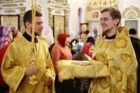 9-В праздник Собора новомучеников и исповедников Церкви Русской епископ Амфилохий совершил Литургию в Андреевском соборе в Усть-Каменогорске