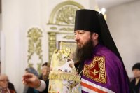 11-В праздник Собора новомучеников и исповедников Церкви Русской епископ Амфилохий совершил Литургию в Андреевском соборе в Усть-Каменогорске