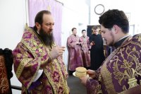 27-В неделю 2-ю Великого поста епископ Амфилохий совершил Литургию в Андреевском соборе Усть-Каменогорска