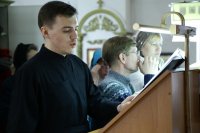 2-В Великую среду епископ Амфилохий совершил последнюю в нынешнем году Литургию Преждеосвященных Даров